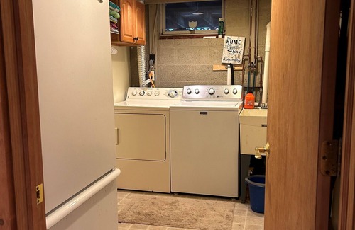 Lakeville House | Newly renovated kitchen, 3 Bed/2 Bath, Finished Basement w/game room!