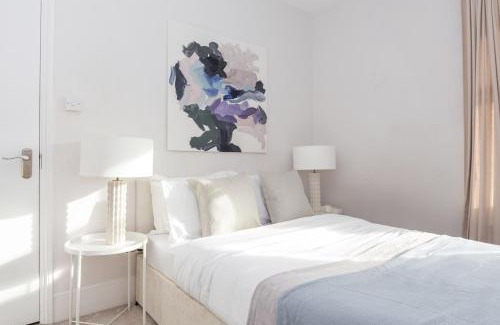 Bruce Grove House | Newly renovated large 4/5 bedroom Victorian terrace house with garden.
