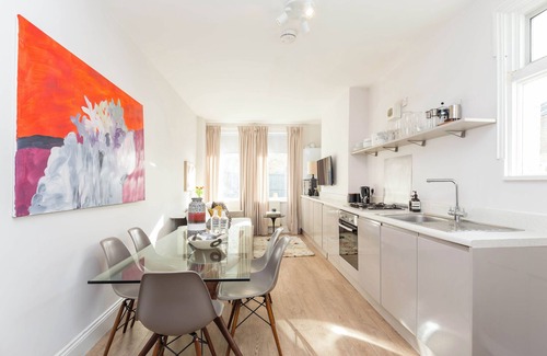 Bruce Grove House | Newly renovated large 4-5 bedroom house