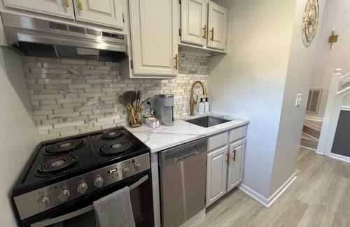 Montville Condo | Newly Renovated Loft Villa at Norwich Spa, minutes to Mohegan Sun