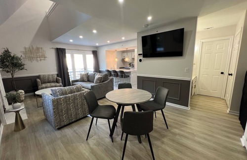Montville Condo | Newly Renovated Loft Villa at Norwich Spa, minutes to Mohegan Sun