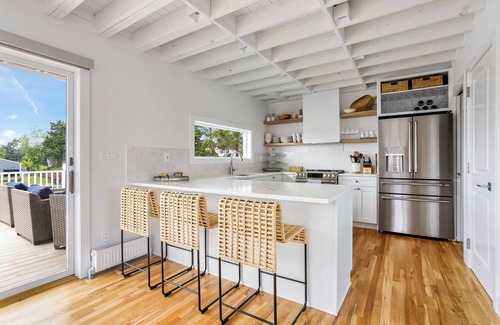 East Quogue House | NEWLY RENOVATED LUXURY BEACH HOUSE ON THE WATER WITH HUGE DECKn