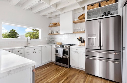 East Quogue House | NEWLY RENOVATED LUXURY BEACH HOUSE ON THE WATER WITH HUGE DECKn