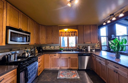 Luray Ski Chalet | Newly Renovated Luxury Chalet w/6P Hot Tub, Game Room, and Fireplace