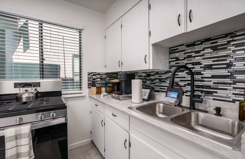 Cottonwood House | Newly Renovated Modern 1BR in Old Town Cottonwood