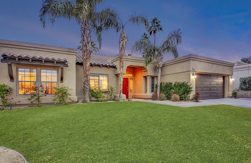 Sonrisa House | Newly Renovated/Mountain Views #06685 3br/2ba