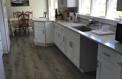 Dorset House | Newly renovated mountain view close to skiing and horse show