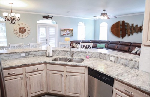 Fort Walton Beach - Destin House | NEWLY renovated~NEW ownership~Great Location