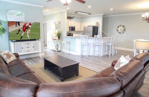 Fort Walton Beach - Destin House | NEWLY renovated~NEW ownership~Great Location