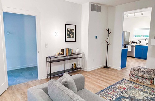Burns Park Apartment | Newly Renovated Neighborhood Gem