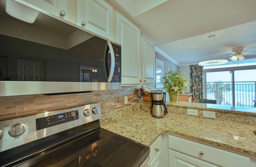 Myrtle Beach Condo | ⭐️Newly renovated Ocean Front Deluxe King Condo,Come Live in the Paradise