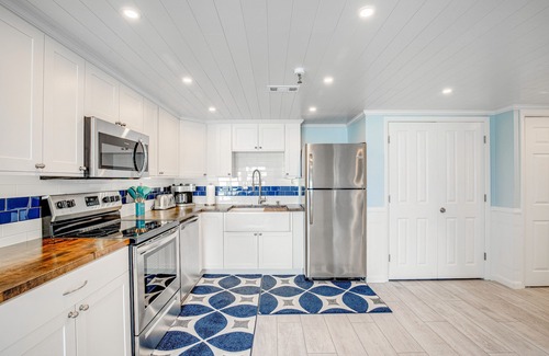 North Ocean City Condo | Newly renovated Oceanfront Condo w/Ocean View, AC, Laundry & 2 Shared Pools