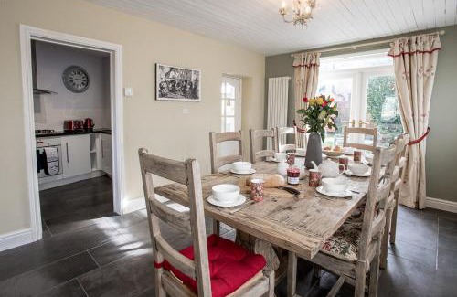 Combe Down House | Newly renovated Old bakery House in Bath, 3 Bedroom, FREE Parking