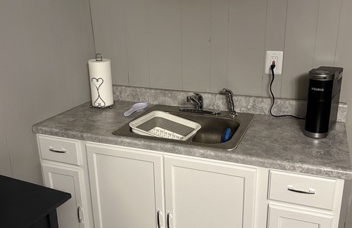 Tarrant House | newly renovated one bedroom studio.
