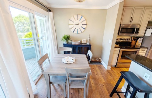 Manteo House | Newly Renovated Pirate's Cove Condo