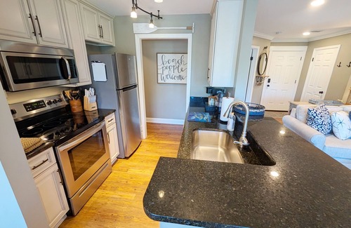 Manteo House | Newly Renovated Pirate's Cove Condo