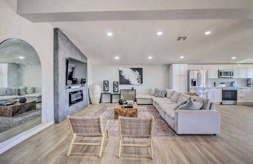 Tortolita House | Newly renovated pool at the Modern Western Villa!