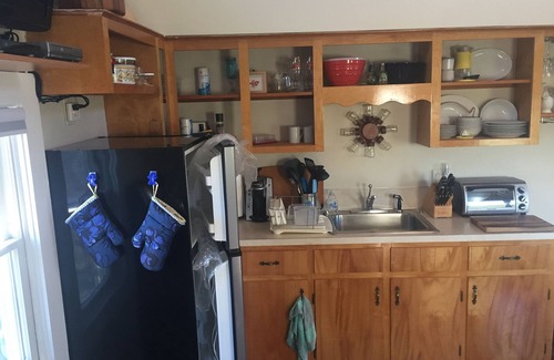 Block Island Cottage | Newly Renovated, Private Oasis!- AC for summer months!