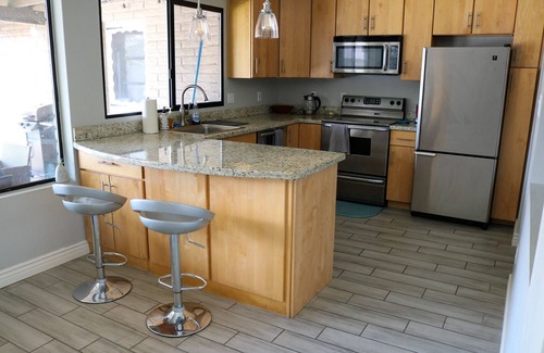 The Lakes House | Newly Renovated Quaint Tempe Home with Pool