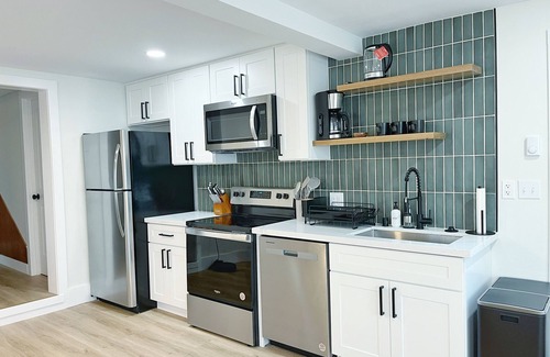 Gatewood House | Newly Renovated! Sound Breeze Guest Suite