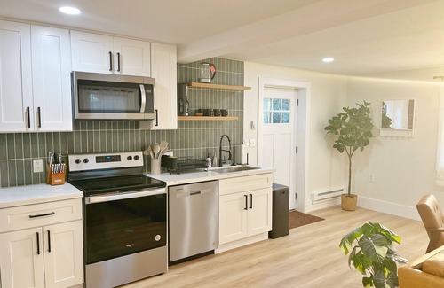 Gatewood House | Newly Renovated! Sound Breeze Guest Suite