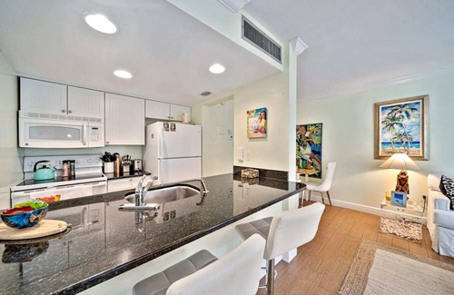 Captiva Condo | Newly Renovated South Seas Villa with Pool