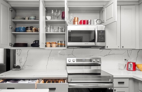 West End House | Newly Renovated Standing Desk and King Bed