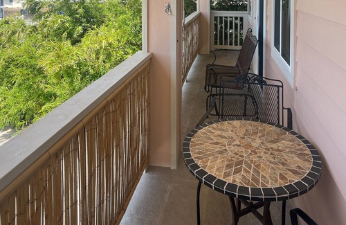 Nanakuli House | Newly renovated three bedroom with private lanai, A/C, WIFI, close to the beach
