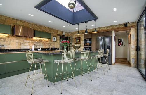 Willersey House | Newly renovated traditional Cotswold house with hot tub and sauna