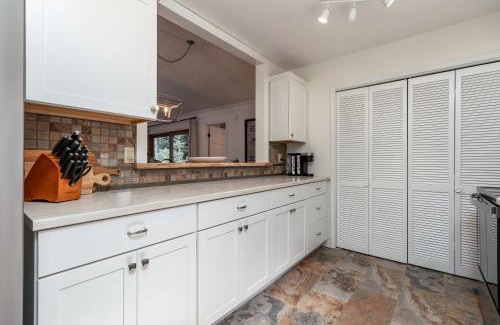 Highlands House | Newly renovated, *Two Cubs Cottage*