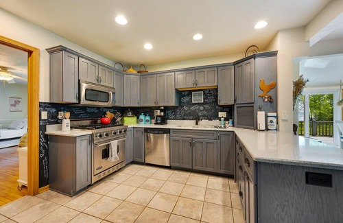 North Bay House | Newly renovated with over 250 feet of Shoreline!