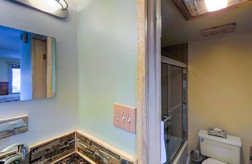 Copper Mountain Village Apartment | Newly-Renovated Condo with Shared Hot Tub and Pool - Walking Distance to Slopes