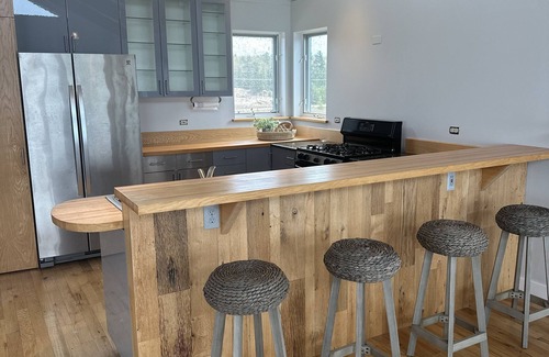 Harbor Springs House | Newly Renovated Sleeps 13 Large Private Lake Michigan Beach- new dates available