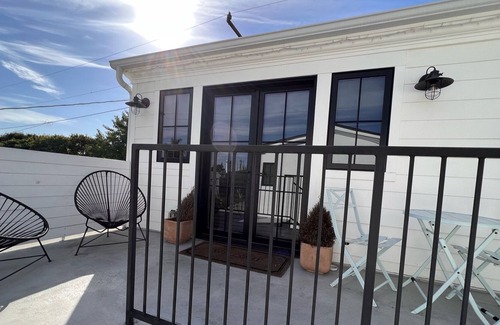 Tree Section Apartment | Newly Renovated Contemporary Beach Oasis- Only 7 blocks to the beach!