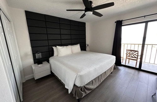 Fort Walton Beach Condo | Newly renovated unit.Right on the Okaloosa Island's beautiful beach!