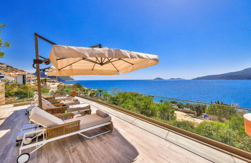 Kalkan Villa | Newly renovated villa by the beach
