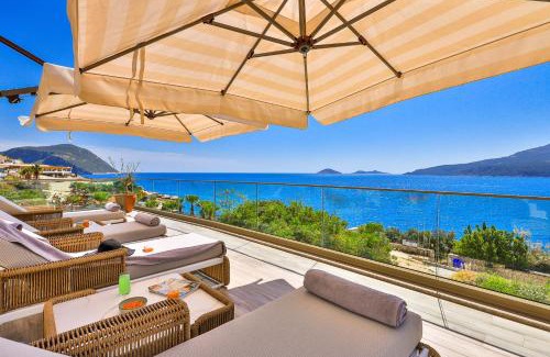 Kalkan Villa | Newly renovated villa by the beach
