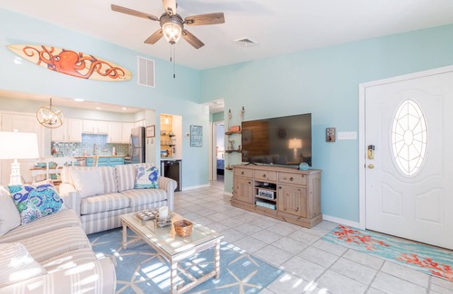 Village Green House | Newly renovated Village Green Quad within walking distance to the harbor.