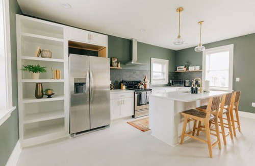Mount Joy House | Newly Renovated, Vintage Inspired, Large 4 BR Home