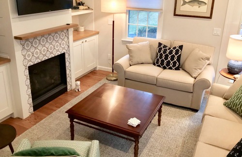 Chatham House | Newly Renovated! Walk to Town and Beach!