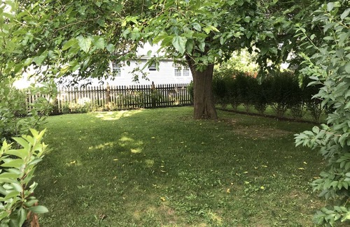 Pipes Cove House | Newly Renovated - Walk to Town and Beach