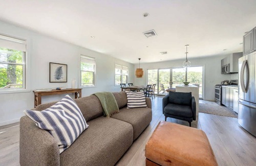 Pleasant Point House | Newly Renovated Waterfront Cottage