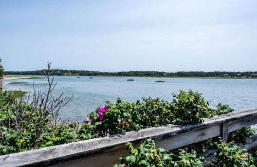 Pleasant Point House | Newly Renovated Waterfront Cottage