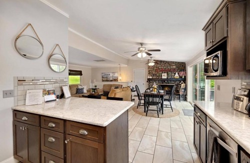 Bella Vista House | Newly renovated with boat dock just steps to the water and the trails!