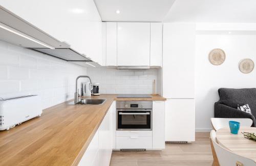 Marbella City Centre Apartment | Newly renovated with incredible sea views - RDR295