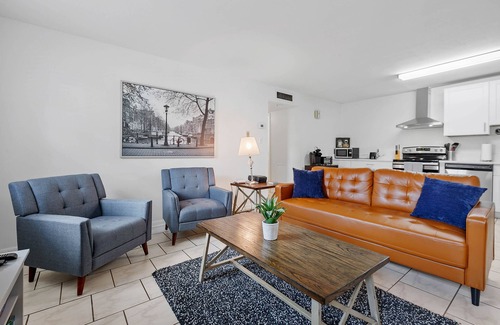 Palms West Condo | Newly renovatedTraditional Tally Charm 1 Mile From FSU Stadium