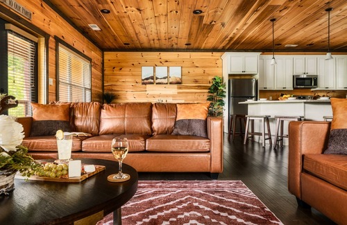Gatlinburg - Pigeon Forge Cabin | Newly Updated Cabin For Your 2025 Smoky Adventures