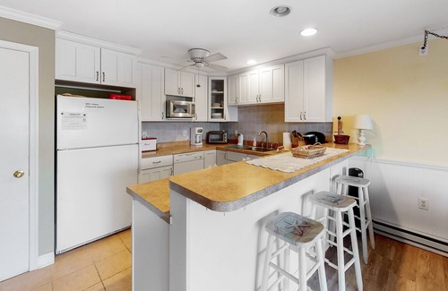 North Ocean City Condo | Newly updated condo - less than a block to the beach