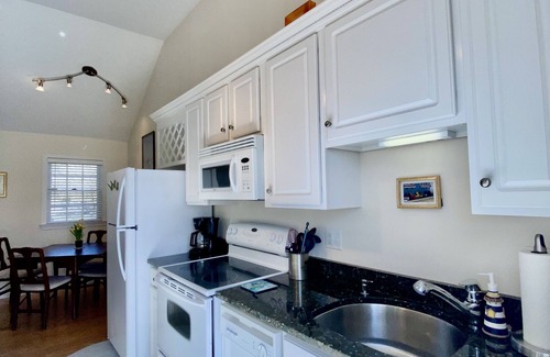 North Truro Condo | Newly updated cozy condo, conveniently located near stunning beaches