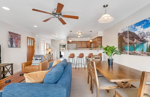 Big Sky Meadow Village Condo | Newly updated dog-friendly condo near Meadow Village w/mountain view & gas grill